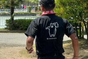 丸建のクマを背負って走る